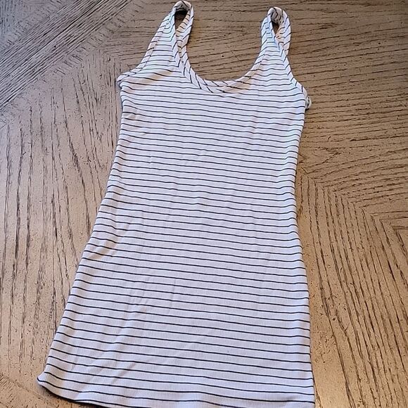 XS Maternity Tank Top stripe A Pea In A Pod - Picture 9 of 9